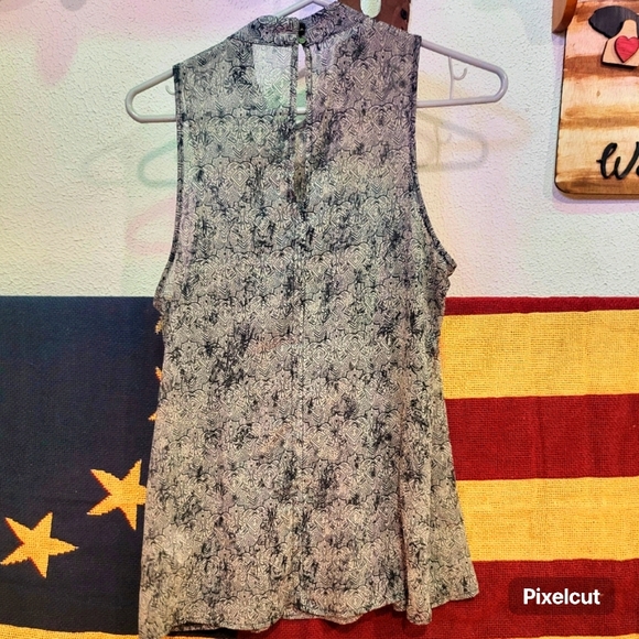 Sheer sleeves blouse by Maurice's size M - Picture 3 of 3